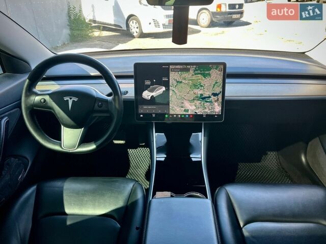 Белый Тесла Модель 3, объемом двигателя 0 л и пробегом 95 тыс. км за 17500 $, фото 14 на Automoto.ua
