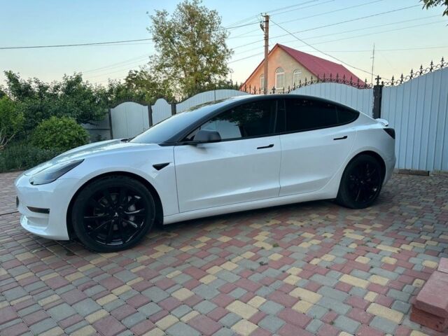 Белый Тесла Модель 3, объемом двигателя 0 л и пробегом 92 тыс. км за 19000 $, фото 5 на Automoto.ua