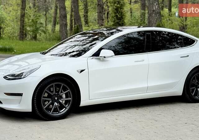 Тесла Модель 3 2018 у Львові на Automoto.ua Білий Тесла Модель 3, об'ємом двигуна 0 л та пробігом 60 тис. км за 17700 $, фото 4 на Automoto.ua