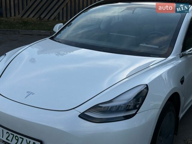 Белый Тесла Модель 3, объемом двигателя 0 л и пробегом 186 тыс. км за 13900 $, фото 19 на Automoto.ua