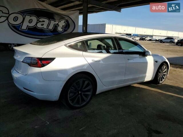 Білий Тесла Модель 3, об'ємом двигуна 0 л та пробігом 70 тис. км за 5000 $, фото 2 на Automoto.ua