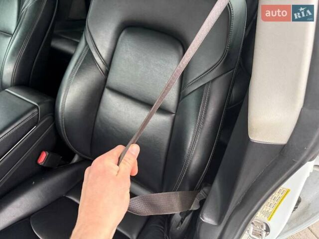 Белый Тесла Модель 3, объемом двигателя 0 л и пробегом 291 тыс. км за 10900 $, фото 19 на Automoto.ua