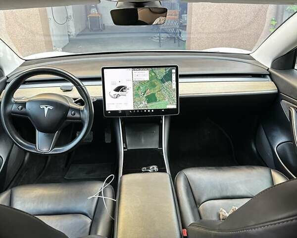 Тесла Модель 3 2018 у Львові на Automoto.ua Білий Тесла Модель 3, об'ємом двигуна 0 л та пробігом 119 тис. км за 18300 $, фото 11 на Automoto.ua