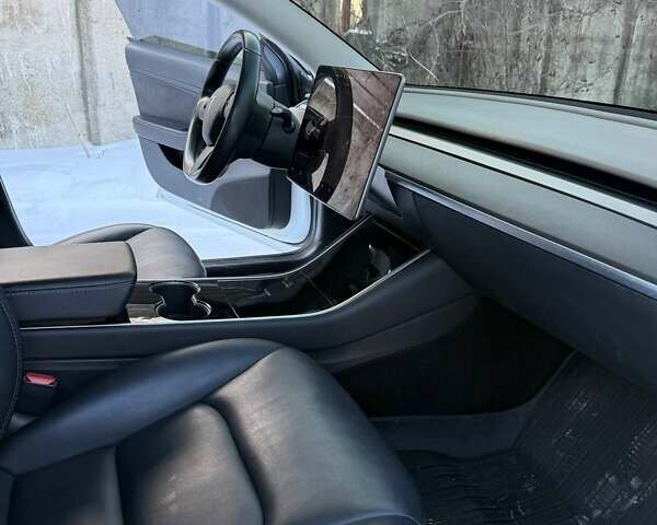 Білий Тесла Модель 3, об'ємом двигуна 0 л та пробігом 101 тис. км за 15700 $, фото 9 на Automoto.ua