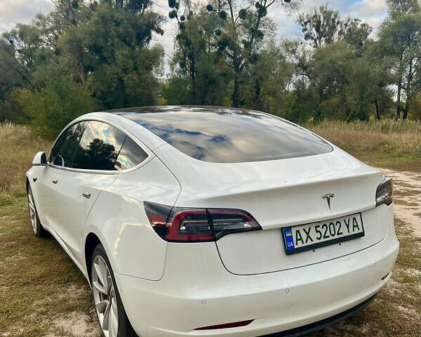 Белый Тесла Модель 3, объемом двигателя 0 л и пробегом 221 тыс. км за 17500 $, фото 2 на Automoto.ua