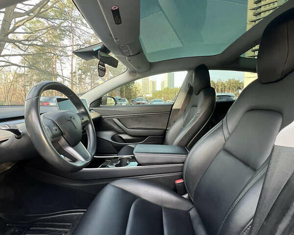 Білий Тесла Модель 3, об'ємом двигуна 0 л та пробігом 195 тис. км за 16000 $, фото 13 на Automoto.ua