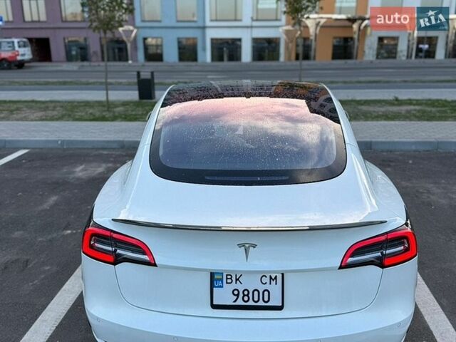 Белый Тесла Модель 3, объемом двигателя 0 л и пробегом 140 тыс. км за 15499 $, фото 2 на Automoto.ua