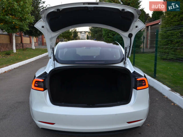 Белый Тесла Модель 3, объемом двигателя 0 л и пробегом 120 тыс. км за 17800 $, фото 12 на Automoto.ua