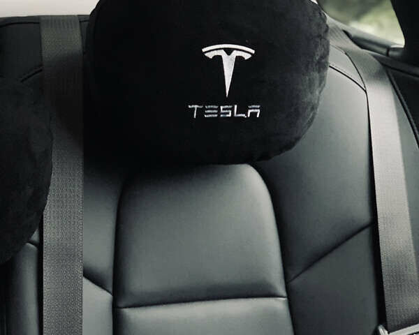 Белый Тесла Модель 3, объемом двигателя 0 л и пробегом 152 тыс. км за 25000 $, фото 3 на Automoto.ua