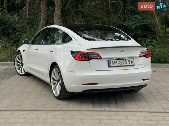Білий Тесла Модель 3, об'ємом двигуна 0 л та пробігом 115 тис. км за 17450 $, фото 13 на Automoto.ua