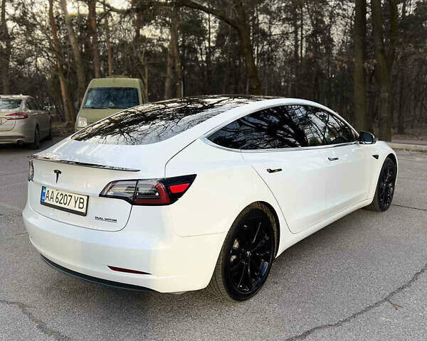 Білий Тесла Модель 3, об'ємом двигуна 0 л та пробігом 195 тис. км за 16000 $, фото 7 на Automoto.ua