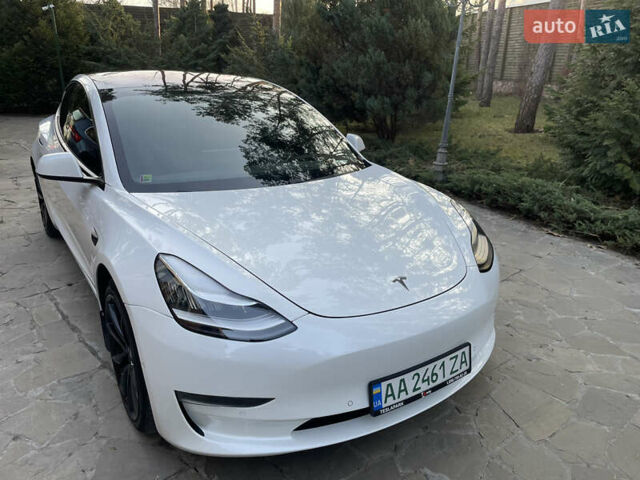 Белый Тесла Модель 3, объемом двигателя 0 л и пробегом 105 тыс. км за 17999 $, фото 1 на Automoto.ua