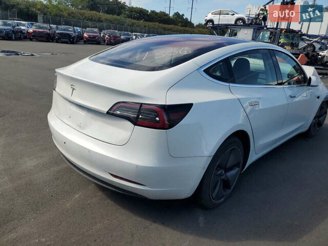 Белый Тесла Модель 3, объемом двигателя 0 л и пробегом 250 тыс. км за 10800 $, фото 5 на Automoto.ua