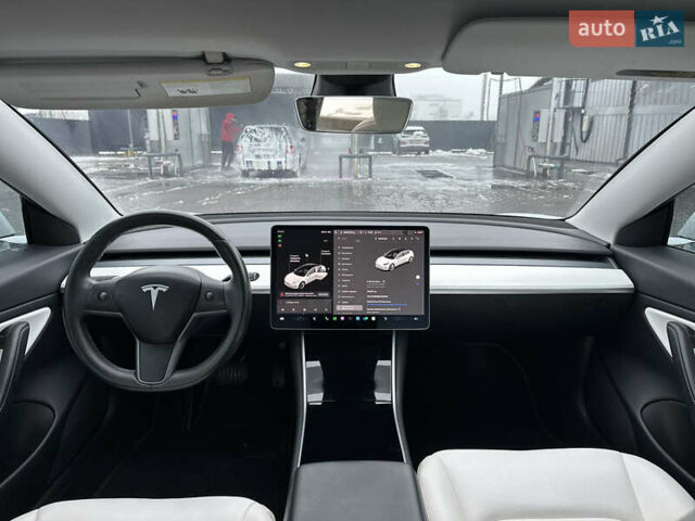 Білий Тесла Модель 3, об'ємом двигуна 0 л та пробігом 118 тис. км за 14999 $, фото 86 на Automoto.ua