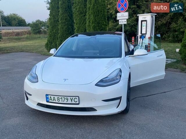 Белый Тесла Модель 3, объемом двигателя 0 л и пробегом 150 тыс. км за 16299 $, фото 5 на Automoto.ua