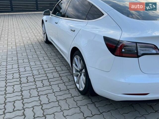 Білий Тесла Модель 3, об'ємом двигуна 0 л та пробігом 78 тис. км за 19500 $, фото 11 на Automoto.ua