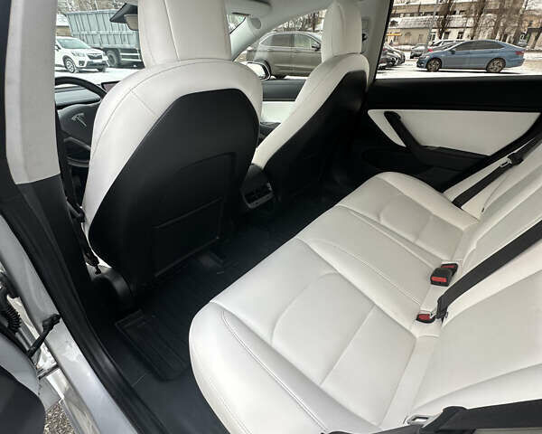 Белый Тесла Модель 3, объемом двигателя 0 л и пробегом 108 тыс. км за 17500 $, фото 4 на Automoto.ua