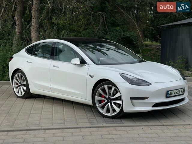 Білий Тесла Модель 3, об'ємом двигуна 0 л та пробігом 115 тис. км за 17450 $, фото 3 на Automoto.ua