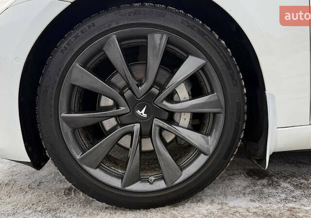Білий Тесла Модель 3, об'ємом двигуна 0 л та пробігом 100 тис. км за 16500 $, фото 22 на Automoto.ua