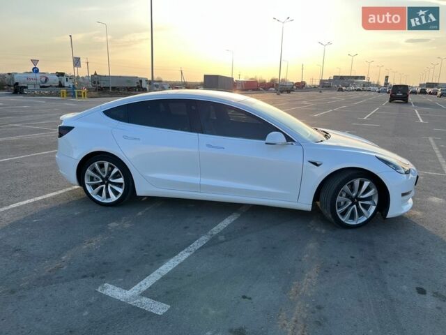 Білий Тесла Модель 3, об'ємом двигуна 0 л та пробігом 95 тис. км за 17200 $, фото 2 на Automoto.ua