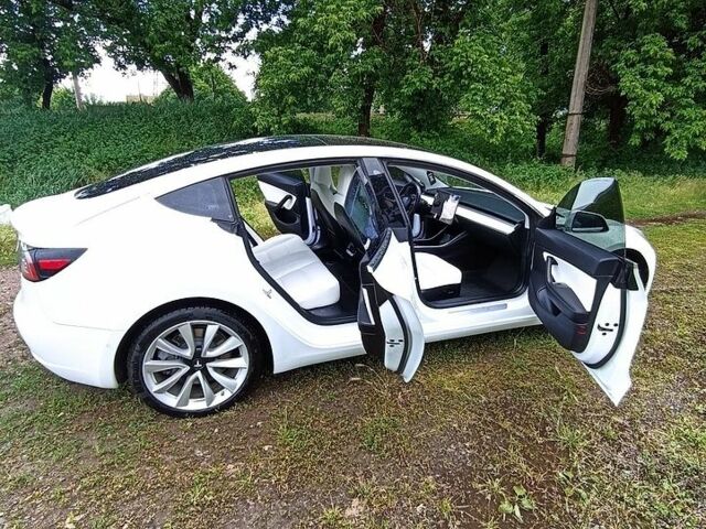 Білий Тесла Модель 3, об'ємом двигуна 0 л та пробігом 119 тис. км за 15250 $, фото 31 на Automoto.ua