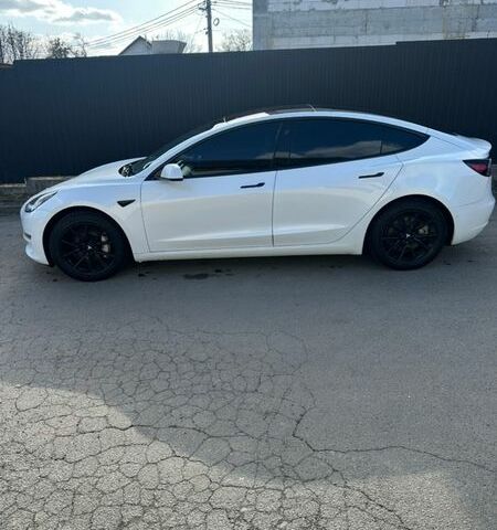 Белый Тесла Модель 3, объемом двигателя 0 л и пробегом 180 тыс. км за 16000 $, фото 3 на Automoto.ua