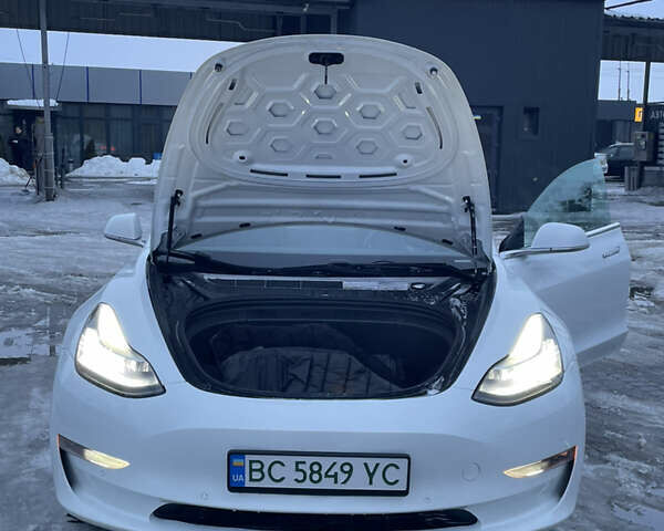 Білий Тесла Модель 3, об'ємом двигуна 0 л та пробігом 212 тис. км за 14250 $, фото 23 на Automoto.ua