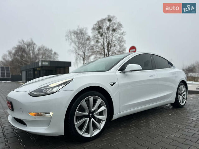 Білий Тесла Модель 3, об'ємом двигуна 0 л та пробігом 118 тис. км за 14999 $, фото 4 на Automoto.ua
