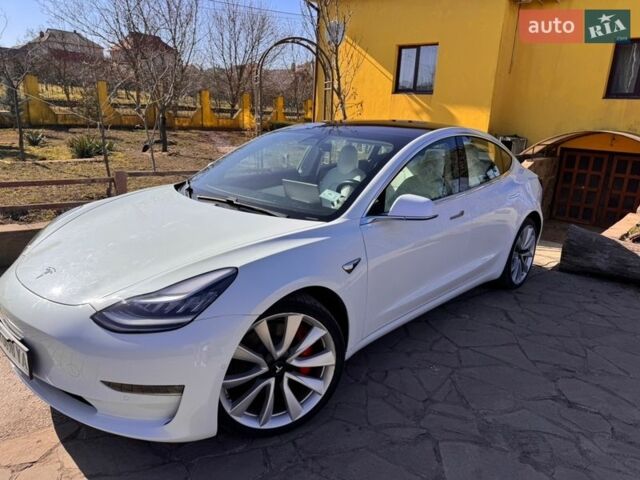 Білий Тесла Модель 3, об'ємом двигуна 0 л та пробігом 79 тис. км за 16000 $, фото 10 на Automoto.ua