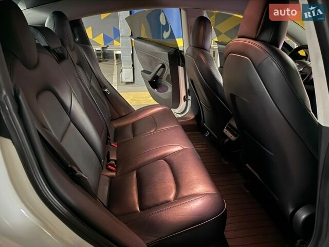 Белый Тесла Модель 3, объемом двигателя 0 л и пробегом 147 тыс. км за 17700 $, фото 12 на Automoto.ua