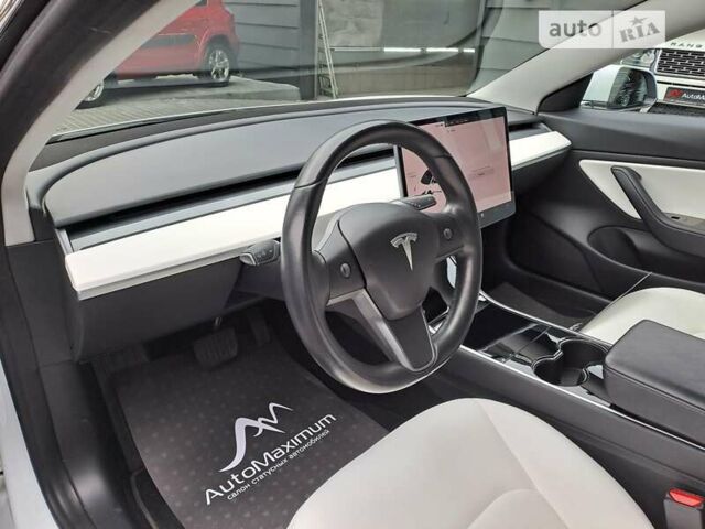 Белый Тесла Модель 3, объемом двигателя 0 л и пробегом 75 тыс. км за 16900 $, фото 10 на Automoto.ua