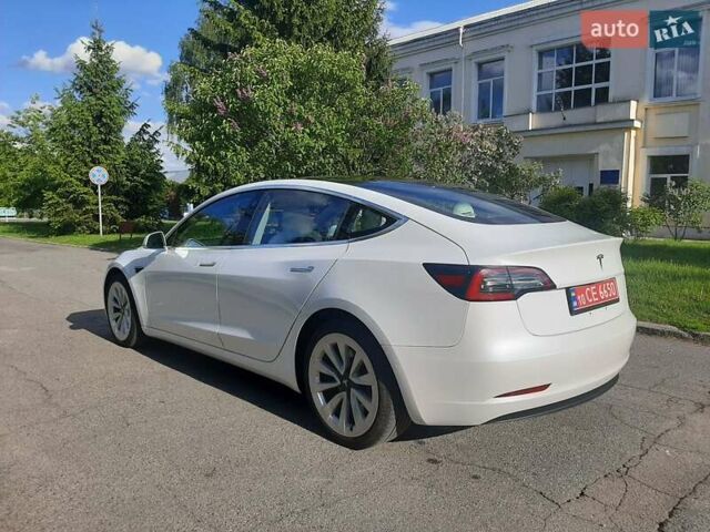 Белый Тесла Модель 3, объемом двигателя 0 л и пробегом 40 тыс. км за 21500 $, фото 3 на Automoto.ua