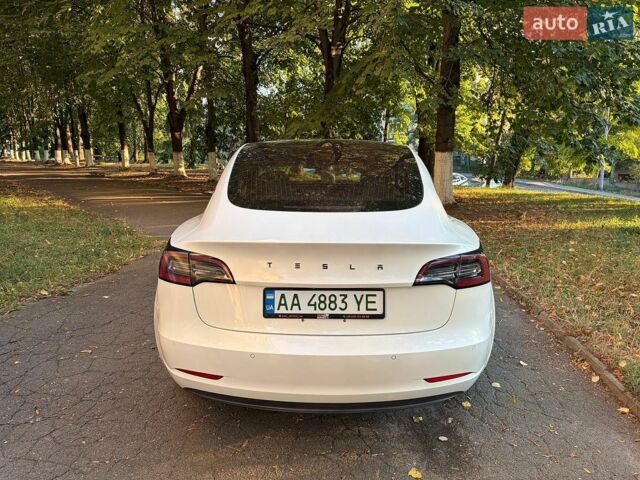 Белый Тесла Модель 3, объемом двигателя 0 л и пробегом 176 тыс. км за 15800 $, фото 3 на Automoto.ua