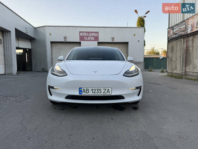 Белый Тесла Модель 3, объемом двигателя 0 л и пробегом 104 тыс. км за 18500 $, фото 2 на Automoto.ua