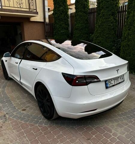 Белый Тесла Модель 3, объемом двигателя 0 л и пробегом 124 тыс. км за 17100 $, фото 1 на Automoto.ua
