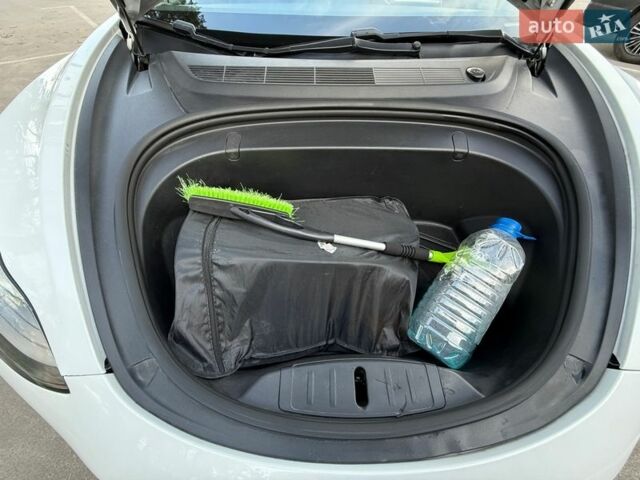 Белый Тесла Модель 3, объемом двигателя 0 л и пробегом 186 тыс. км за 13900 $, фото 44 на Automoto.ua