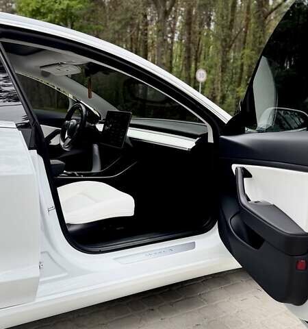 Тесла Модель 3 2018 у Львові на Automoto.ua Білий Тесла Модель 3, об'ємом двигуна 0 л та пробігом 60 тис. км за 17700 $, фото 19 на Automoto.ua