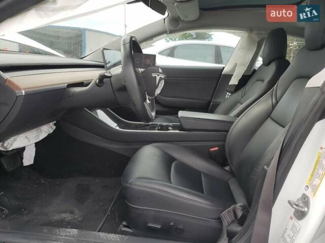 Тесла Модель 3 2018 в Львове на Automoto.ua Белый Тесла Модель 3, объемом двигателя 0 л и пробегом 51 тыс. км за 3000 $, фото 6 на Automoto.ua