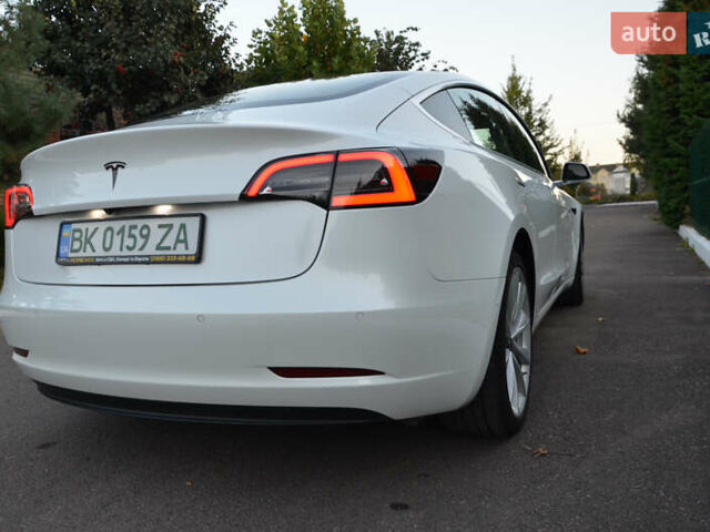Белый Тесла Модель 3, объемом двигателя 0 л и пробегом 120 тыс. км за 17800 $, фото 11 на Automoto.ua