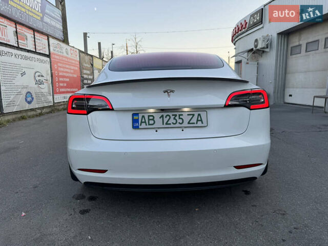 Белый Тесла Модель 3, объемом двигателя 0 л и пробегом 104 тыс. км за 18500 $, фото 3 на Automoto.ua