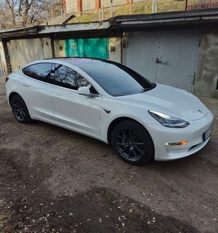 Білий Тесла Модель 3, об'ємом двигуна 0 л та пробігом 160 тис. км за 17000 $, фото 1 на Automoto.ua