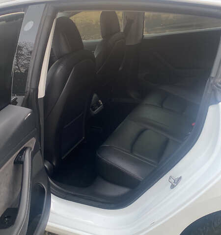 Белый Тесла Модель 3, объемом двигателя 0 л и пробегом 100 тыс. км за 15200 $, фото 10 на Automoto.ua