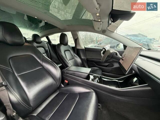 Белый Тесла Модель 3, объемом двигателя 0 л и пробегом 291 тыс. км за 10900 $, фото 9 на Automoto.ua