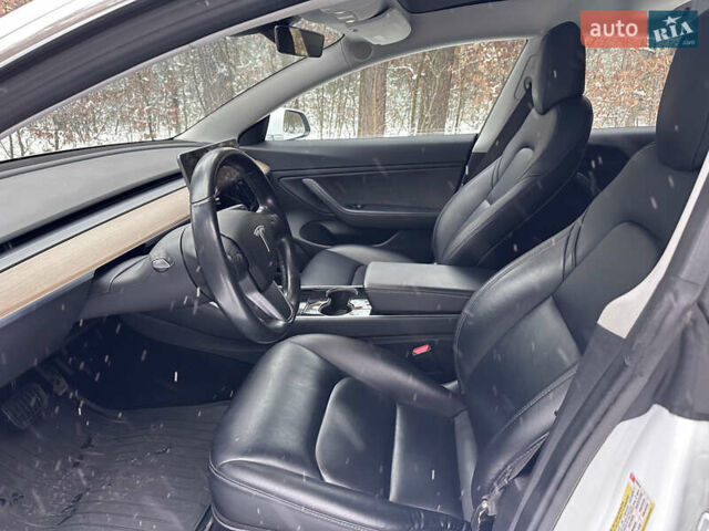 Білий Тесла Модель 3, об'ємом двигуна 0 л та пробігом 87 тис. км за 22500 $, фото 18 на Automoto.ua