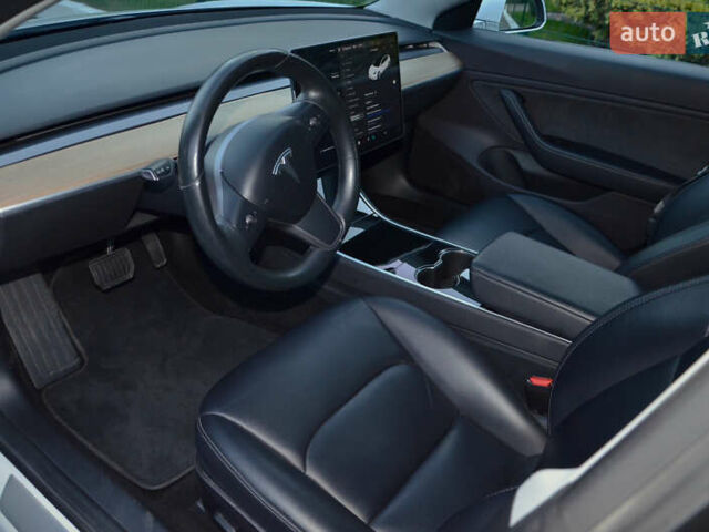 Белый Тесла Модель 3, объемом двигателя 0 л и пробегом 120 тыс. км за 17800 $, фото 19 на Automoto.ua