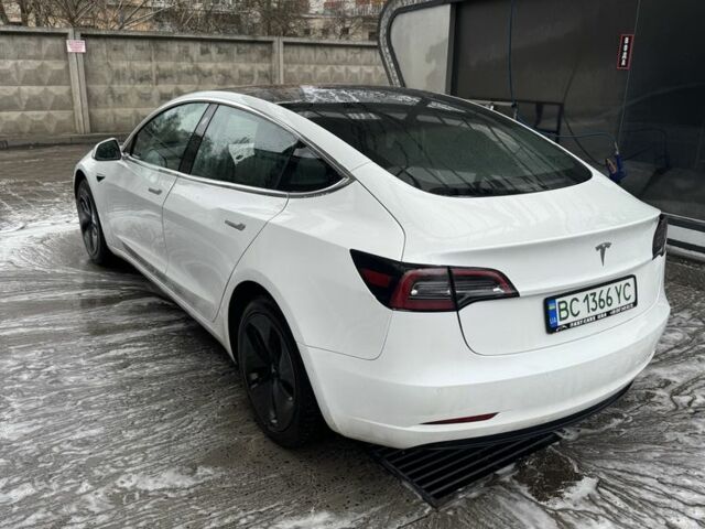 Білий Тесла Модель 3, об'ємом двигуна 0 л та пробігом 130 тис. км за 16000 $, фото 3 на Automoto.ua