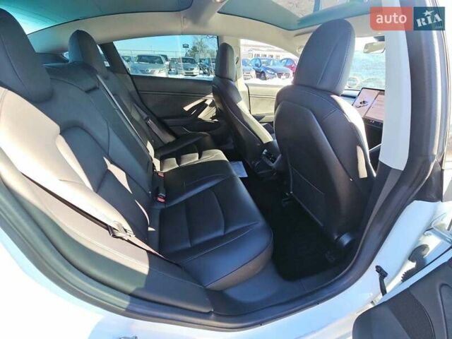 Белый Тесла Модель 3, объемом двигателя 0 л и пробегом 115 тыс. км за 13500 $, фото 10 на Automoto.ua