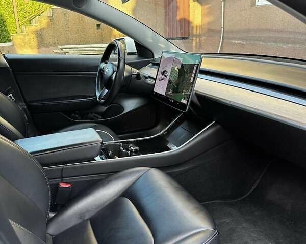Тесла Модель 3 2018 у Львові на Automoto.ua Білий Тесла Модель 3, об'ємом двигуна 0 л та пробігом 119 тис. км за 18300 $, фото 12 на Automoto.ua