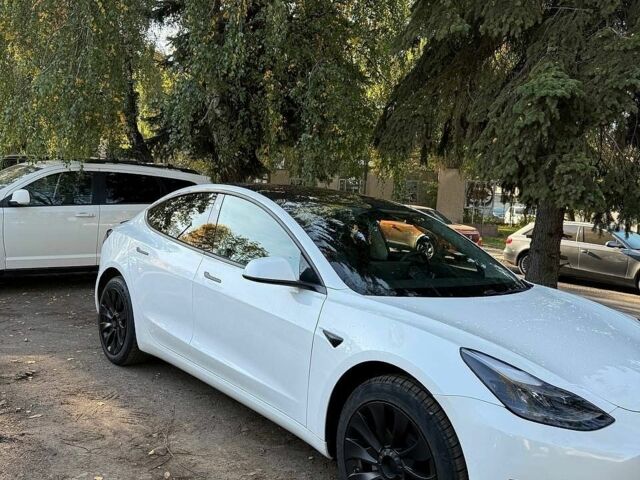 Білий Тесла Модель 3, об'ємом двигуна 0 л та пробігом 134 тис. км за 16500 $, фото 1 на Automoto.ua