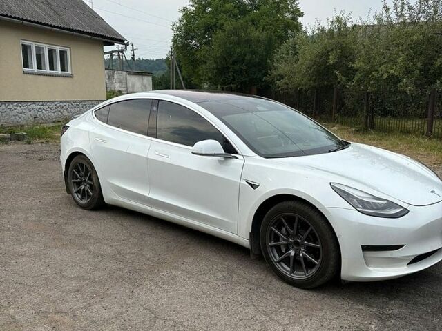 Белый Тесла Модель 3, объемом двигателя 0 л и пробегом 119 тыс. км за 15000 $, фото 3 на Automoto.ua
